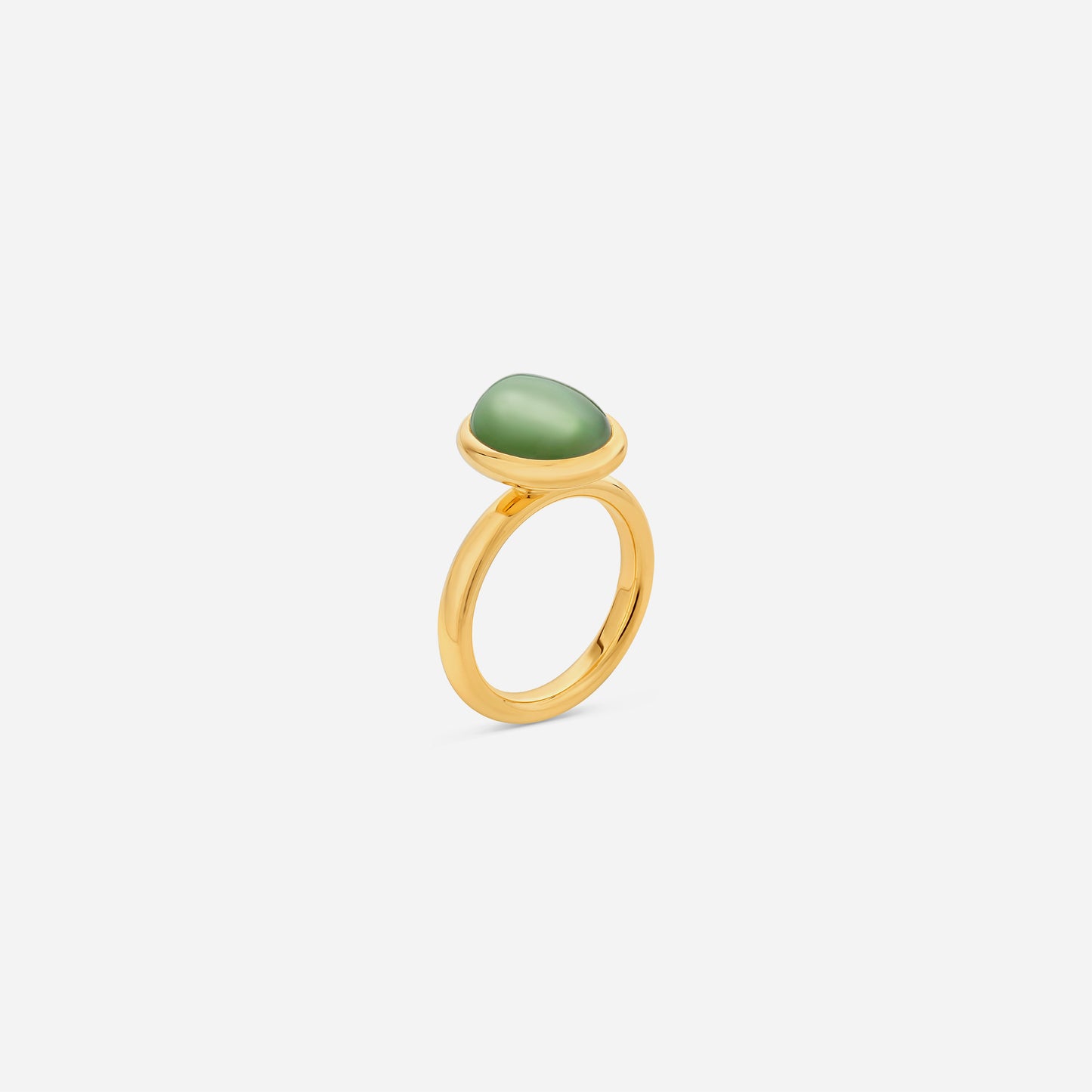 18k Cabochon Jade Ring