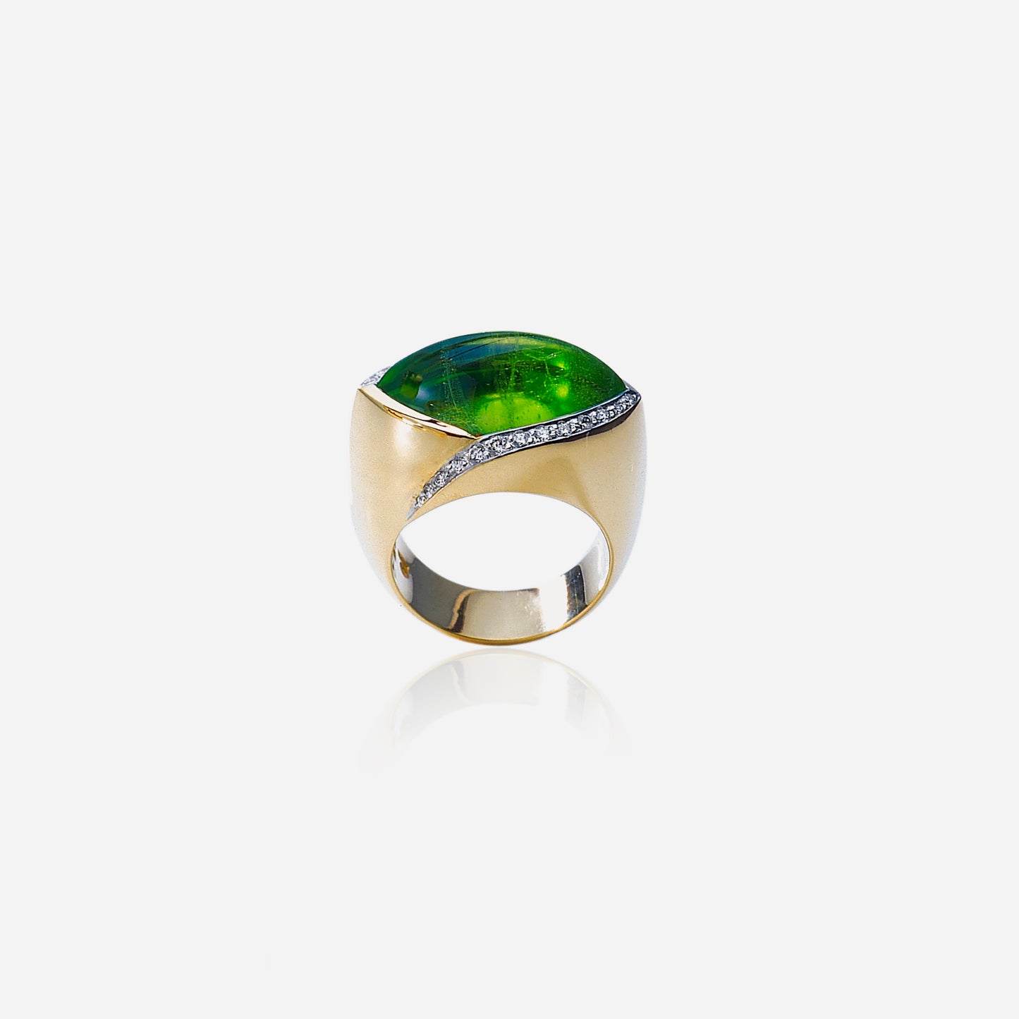 Paradise Cabochon Peridot Ring